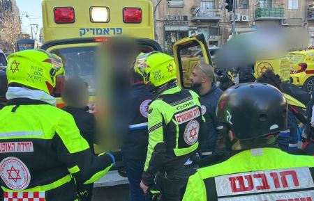 اصابة شاب بجراح خطيرة جراء تعرضه للطعن في القدس